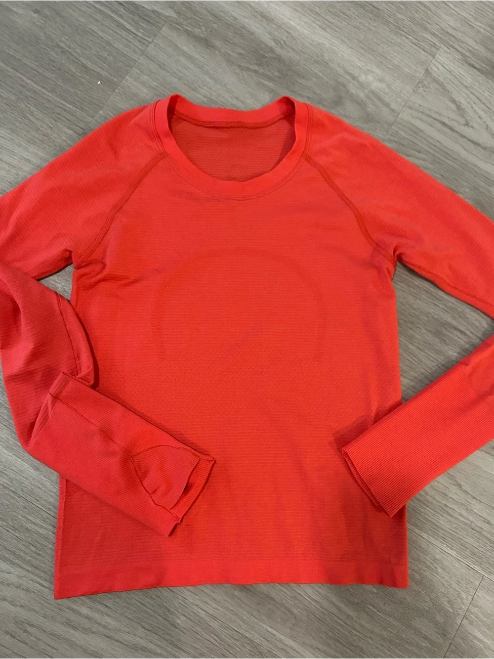 Women’s Lululemon Swiftly Tech Long Sleeve 2.0 Race Length size 6 Orange
